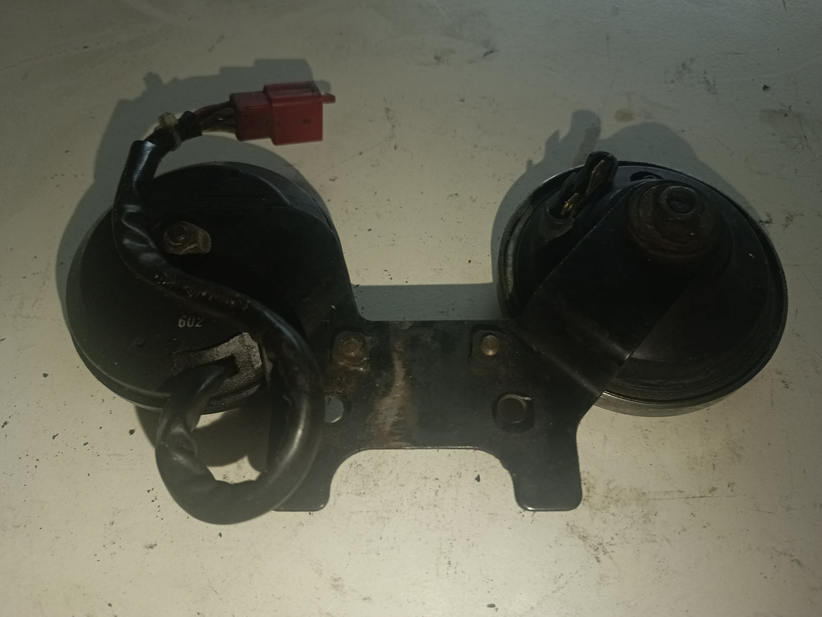 OEM Signalhorn med Fästen (2-pack) Kawasaki EN400 (1986) – Original Horn Set