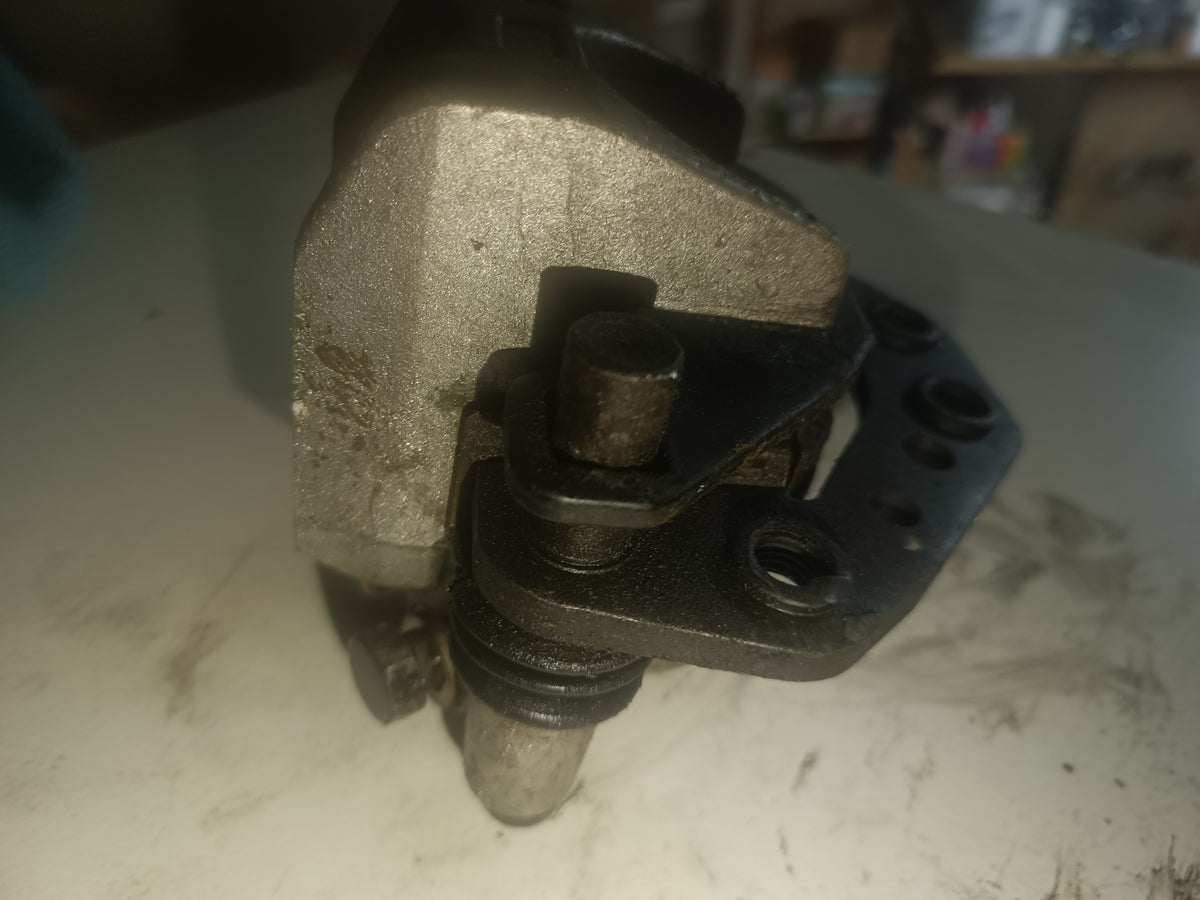 OEM Bromsok Fram Kawasaki EN400 (1986) – Original Front Brake Caliper (43041-1188)