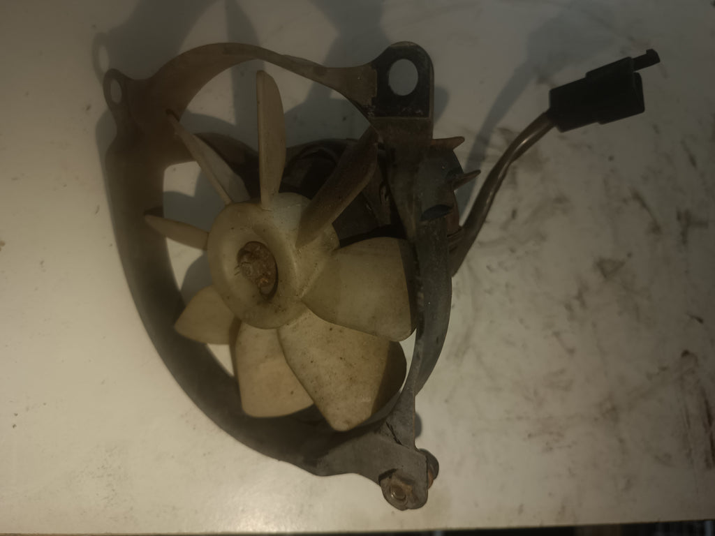 OEM Kylarfläkt Kawasaki EN400 (1986) – Original Fläktmontering (59502-1014)