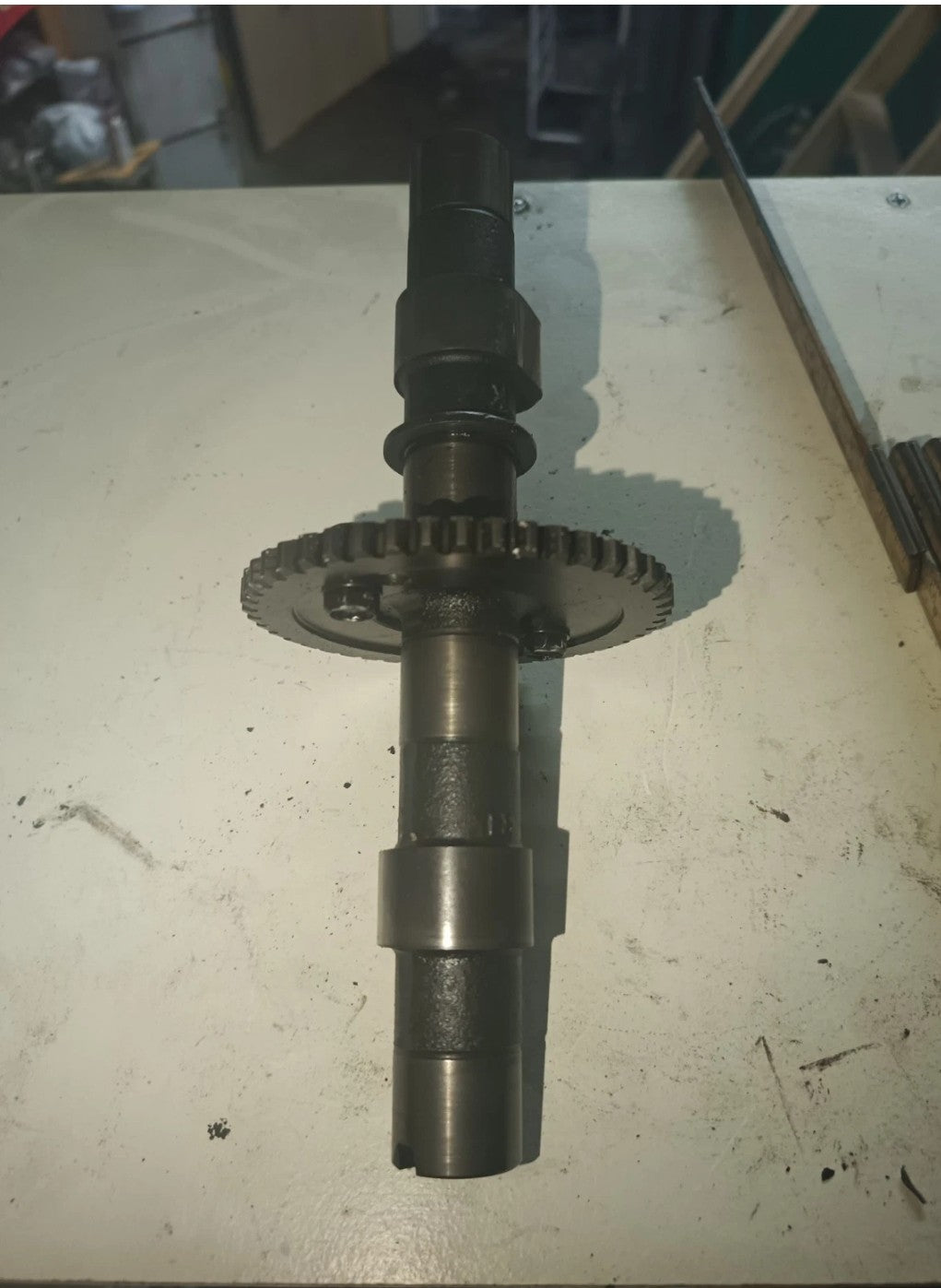 Komplett Avgaskamaxel med Kamdrev (46T) OEM 12044-1168 – Kawasaki EN400A (1986)